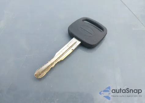 2001 Toyota Camry Le V6 from USA, damaged, VIN 4T1BF28K21U126925